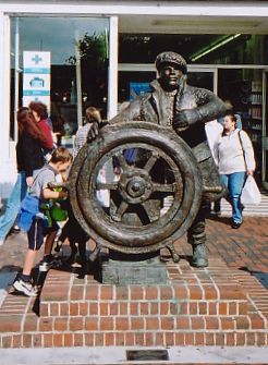 The 'Bargeman' stands proud on Sittingbourne High Street, Sept 2001